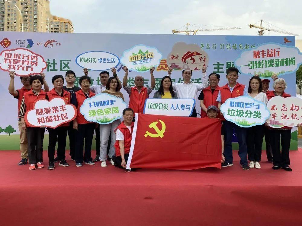 救援落湖男孩